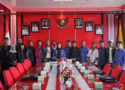 Eva Dwiana Berangkatkan 7 Seniman Mural ke Tanah Suci untuk Ibadah Umroh