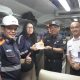 Peringati Hari Pelanggan Nasional, KAI Sumut Bagikan Bingkisan dan Kejutan Ulang Tahun kepada Penumpang