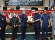 Ketua DPRD Ahmad Giri Akbar Pimpin Rapat Paripurna Penyampaian Raperda Pertanggungjawaban Pelaksanaan APBD 2024