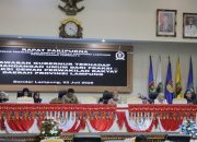 Ketua DPRD Ahmad Giri Akbar Memimpin Rapat Paripurna Jawaban Gubernur Atas Pandangan Umum Fraksi Fraksi