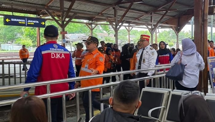 Kolaborasi KAI Daop 8 Surabaya dan Balai Teknik Perkeretaapian Kelas 1 Surabaya Optimalkan Operasional dan Layanan Penumpang di Sasiun Bojonegoro