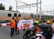 KAI Daop 6 Bersama KAI Properti Gelar Sosialisasi Keselamatan di Perlintasan KA