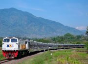 KAI Ingatkan Bahaya Beraktivitas di Jalur Rel, Keselamatan Jiwa Jadi Taruhan