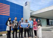 BRI Kanca Liwa Bersama BRILife Serahkan Santunan Asuransi Rp100 Juta kepada Ahli Waris Nasabah Meninggal Dunia