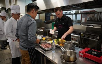 Hotel Management BINUS University Hadirkan Callum Hann, Australian MasterChef Personality