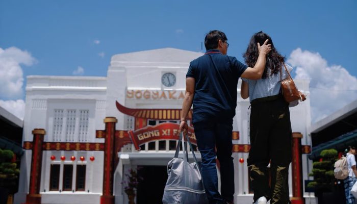 Sambut Tahun Baru Imlek, KAI Daop 6 Yogyakarta Hiasi Stasiun dengan Ornamen Imlek