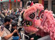 KAI Divre III Palembang Meriahkan Tahun Baru Imlek 2577 dengan Atraksi Barongsai dan Kejutan Spesial