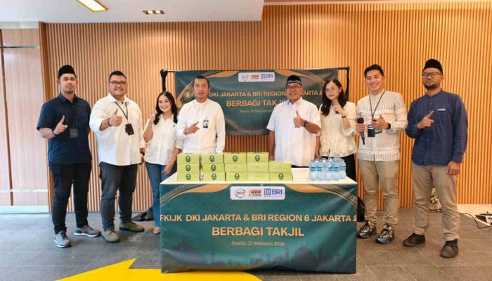 Sinergi Kebaikan, FKIJK DKI Jakarta dan BRI Regional Office 1 Gelar Aksi Berbagi Takjil