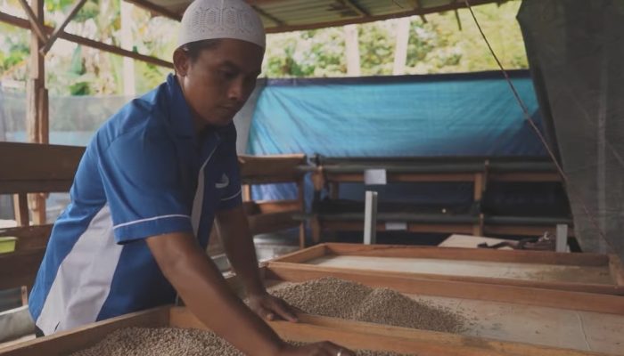 Ubah Sampah Jadi Sumber Penghasilan, Warga Kuala Tanjung Kelola Hingga 2 Ton per Hari