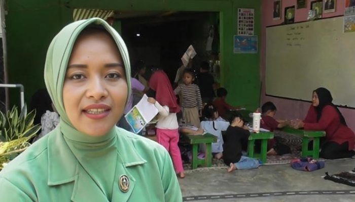 Oase Belajar Anak Lampung, Mengintip Kelas Kreatif Serda Ihsanudin