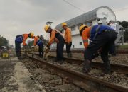 KAI Daop 2 Bandung Ganti 2.800 Meter Rel, Tingkatkan Keselamatan Perjalanan KA