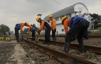 KAI Daop 2 Bandung Ganti 2.800 Meter Rel, Tingkatkan Keselamatan Perjalanan KA