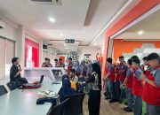 150 Siswa SMK Telkom Makassar Kunjungi Telkom AI Center