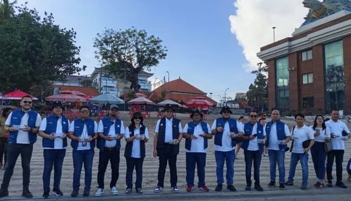 BRI Life Gelar Pelepasan Tukik, Dukung Konservasi Penyu di Pantai Kuta Bali