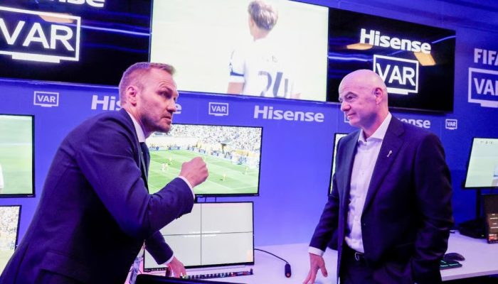 Hisense TV RGB-MiniLED Jadi Layar Resmi IBC Piala Dunia FIFA 2026™: Presiden FIFA Uji Langsung Sistem VAR