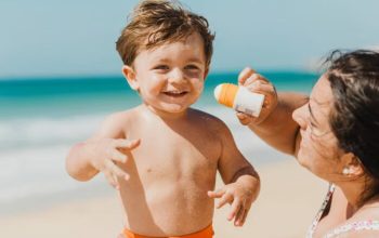 Apa Itu SPF dan Berapa SPF yang Aman untuk Bayi dan Anak?