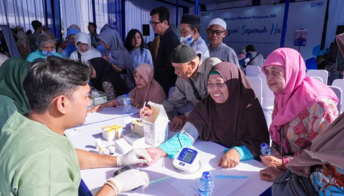 BRI BO Otista dan BRIMedika Gelar Pemeriksaan Kesehatan Gratis dalam Program CX 100 untuk Nasabah Pensiunan