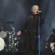 Dari Perkampungan Urban Jakarta Mendunia: Ikon Rock Legendaris Shirley Manson (Garbage) Kenakan Label Fashion Berkesadaran Asal Indonesia, Fuguku, di Atas Panggung