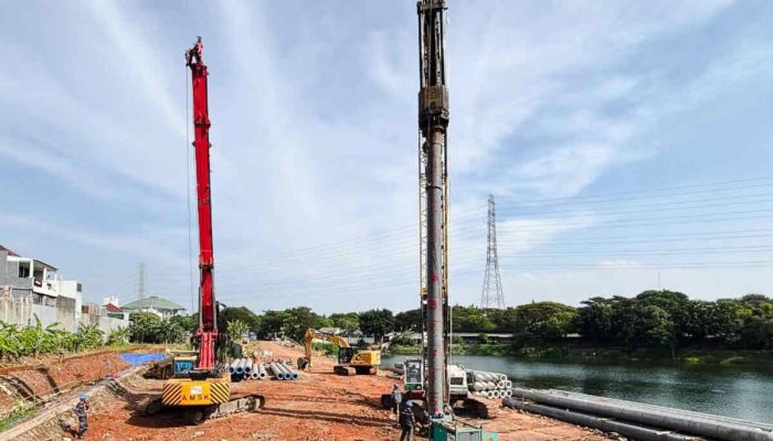 Perkuat Tata Air, WSBP Suplai Spun Pile dan Beton Readymix Kurangi Banjir