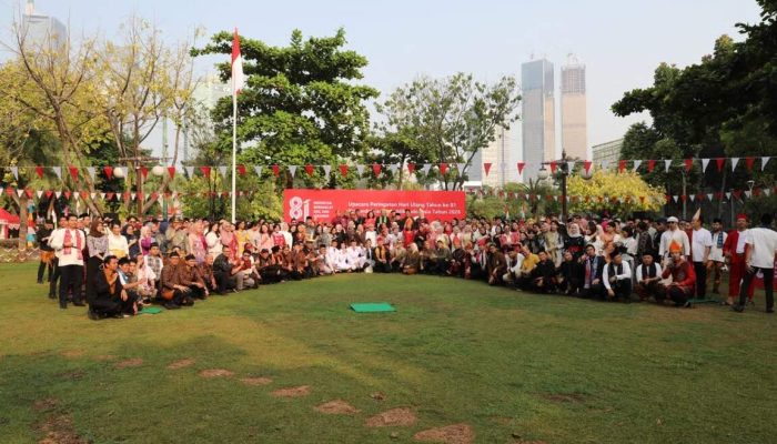 Semarak Kemerdekaan, Pekerja BRI Region 6 Tampil dalam Balutan Baju Adat dan Wastra Nusantara