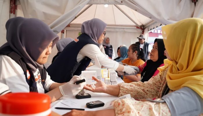 Semarak Merah Putih BRI Region 6 Hadirkan Pemeriksaan Kesehatan Gratis bagi Masyarakat Pasar Malaka Rorotan