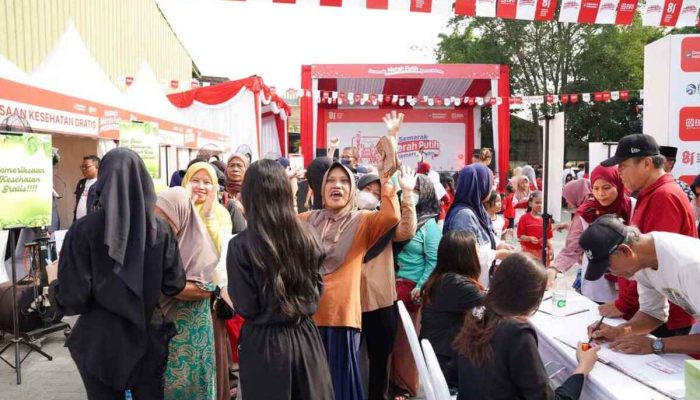 Warga Pasar Malaka Rorotan Antusias Meriahkan Semarak Merah Putih BRI Region 6
