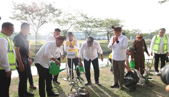 Menteri Lingkungan Hidup-PTPN IV PalmCo Luncurkan Gerakan Tanam 1,5 Juta Pohon
