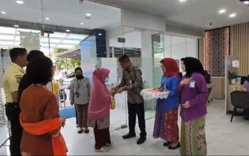 Semarak Hari Pelanggan Nasional, BRI BO Tanjung Priok Sambut Nasabah Hangat Berwastra